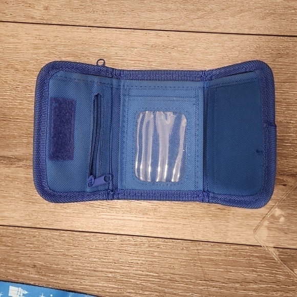 Walt Disney Lanier With Wallet - Picture 5 of 5